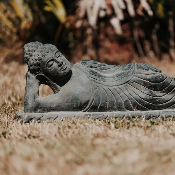 Statue Bouddha jardin couché en pierre naturelle noir longueur 50 cm – Image 2