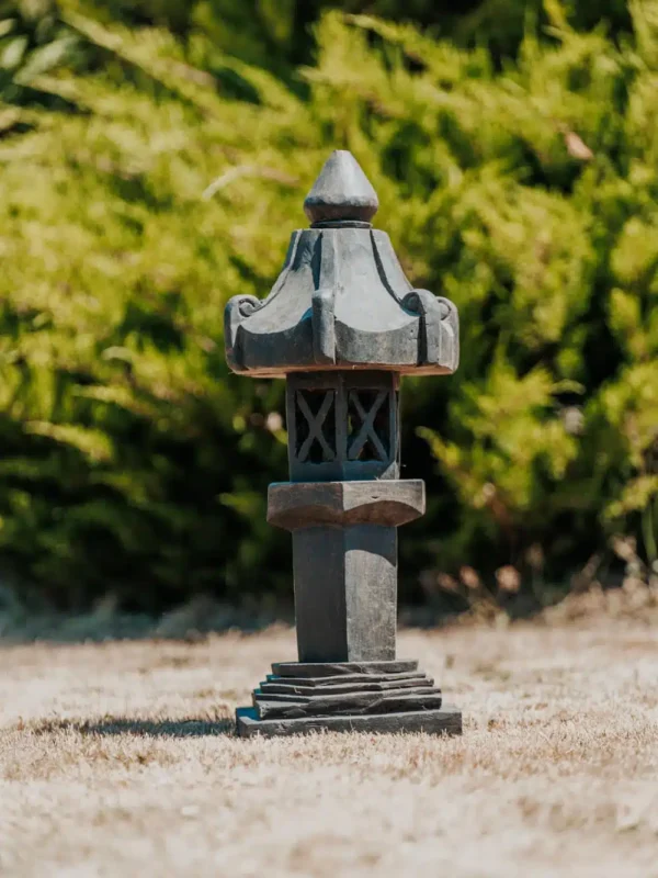Lampe Japonaise Lanterne Pagode Statue de Jardin en Pierre Volcanique Naturelle Noir Antique 80cm – Kobe – Image 2