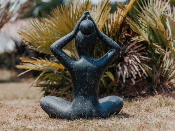 Statue de Jardin Extérieur Yoga Position Sukhasana Main sur la Tête Noir Antique 80cm – Image 3