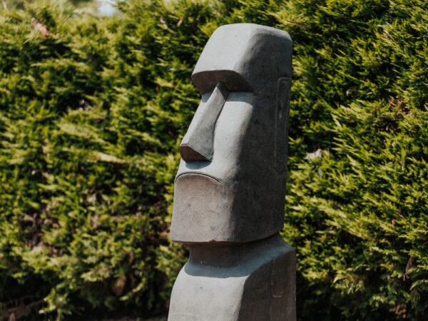 Statue de jardin MOAI de l’île de pâques pour extérieur en pierre volcanique noire, 120 cm – Image 3