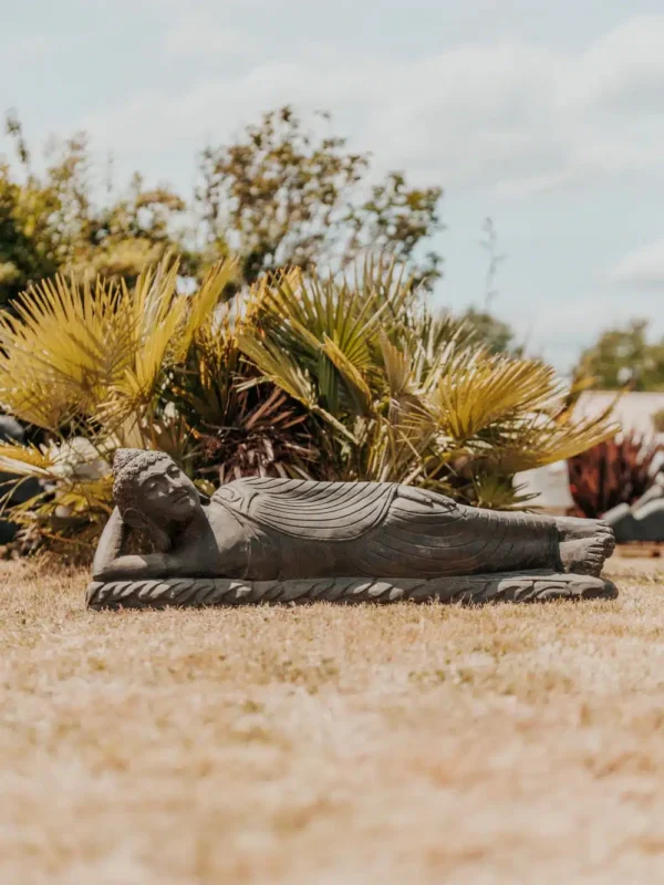 Statue Bouddha couché jardin extérieur en pierre naturelle noir antique 120cm – Image 5