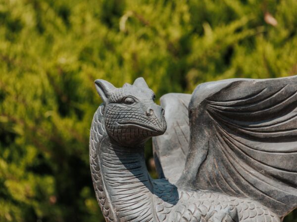 Statue de jardin dragon en pierre naturelle noir 70cm – Image 5