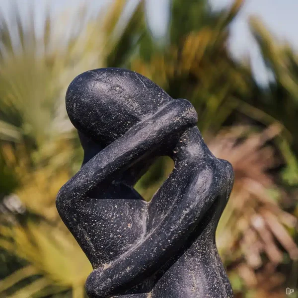 Statue Couple Amoureux Enlacé Amour Extérieur Jardin Noir Antique 60cm – Image 3