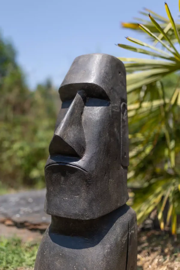 Statue MOAÏ noir de jardin en pierre volcanique, 75 cm – Image 2