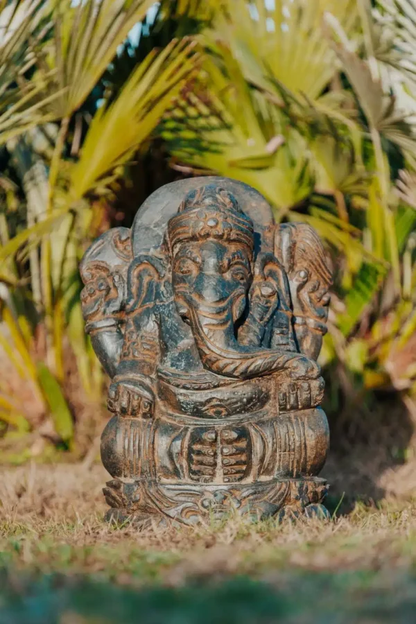 Statue ganesh assis en pierre naturelle noir 50cm – Image 2