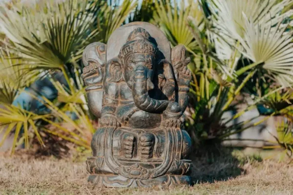 Statue ganesh assis en pierre naturelle noir antique 75cm – Image 3