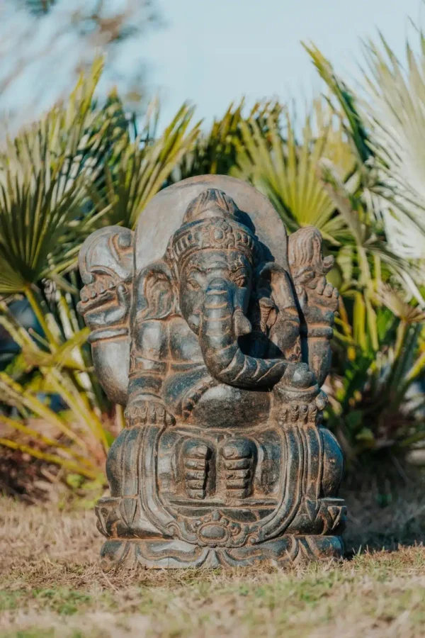 Statue ganesh assis en pierre naturelle noir antique 75cm – Image 4