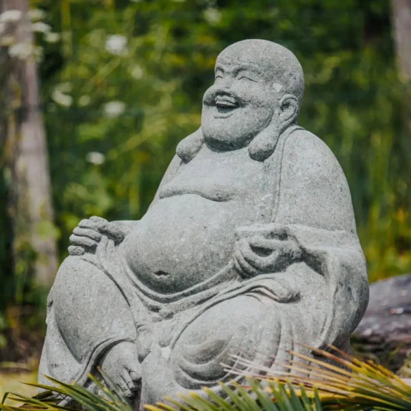 Statue gros bouddha assis rieur en pierre volcanique naturelle 75 cm – Image 3