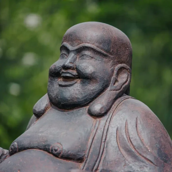 Statue gros Bouddha assis rieur en pierre volcanique noir antique 75 cm – Image 3
