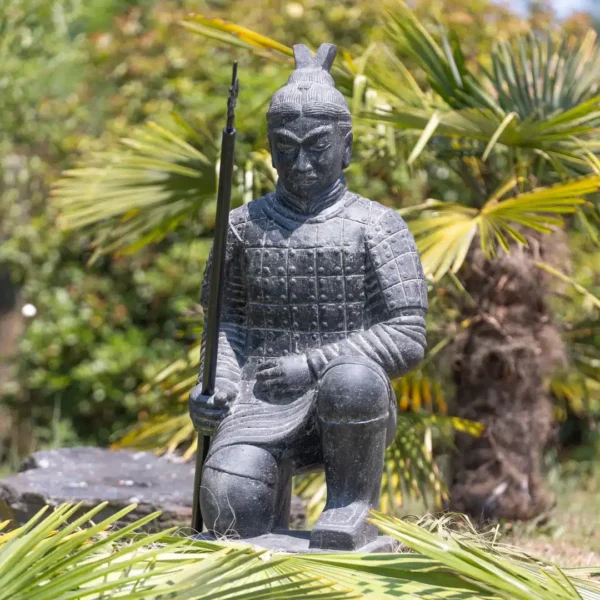 Statue de Guerrier Chinois Xian à Genoux avec Lance Noir Antique 102cm