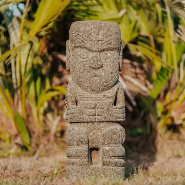 Statue tiki Polynésie en pierre volcanique 50cm – Vaira – Image 2