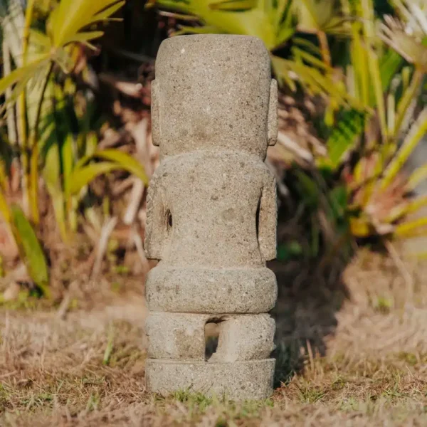 Statue tiki Polynésie en pierre volcanique 50cm – Vaira – Image 4