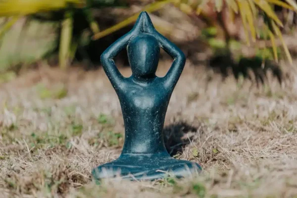 Statue Jardin Salamba Yoga Main sur la Tête Noir Antique 30cm – Image 4