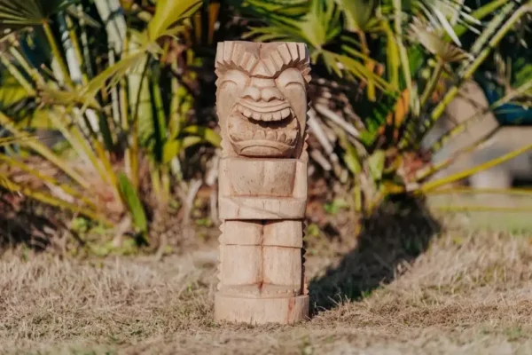 Statue de jardin tiki Polynésie en bois de cocotier 50cm – Gili – Image 5