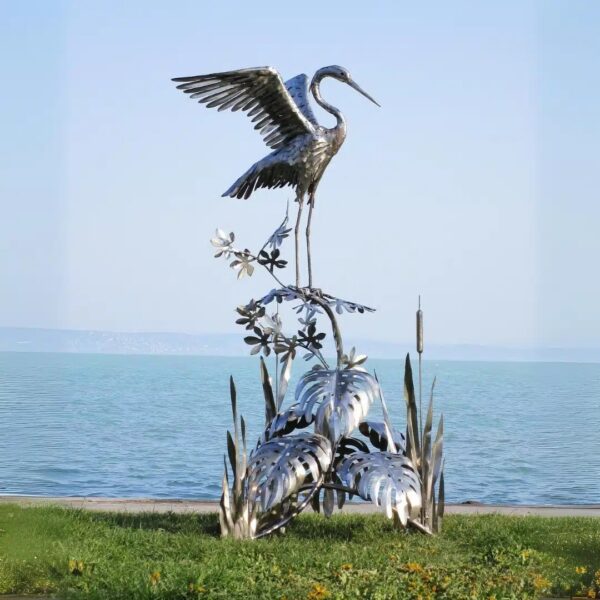 Sculpture héron cigogne sur végétaux en acier inoxydable 218 cm – Image 4
