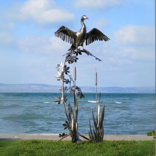 Sculpture de jardin oiseau cormoran sur végétaux en acier inoxydable 182cm – Image 3