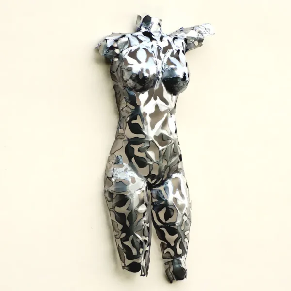 Sculpture féminine de torse nu de Vénus en acier inoxydable. H 118 cm.