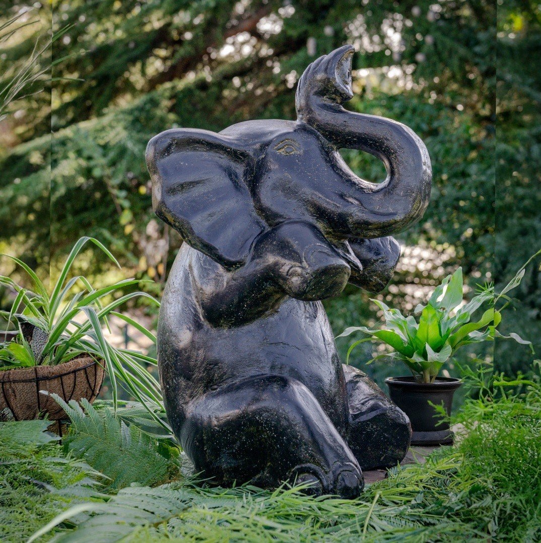 Fontaine éléphant assis noir antique 50cm