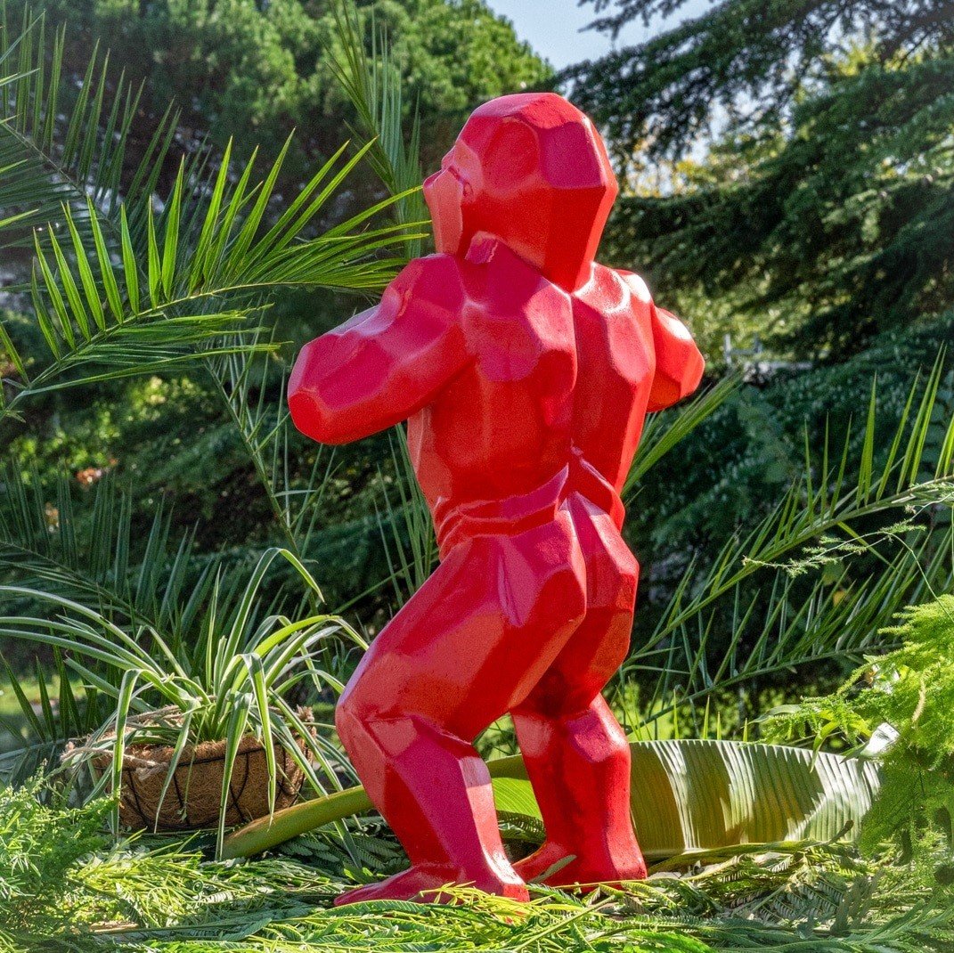 Statue gorille extérieur en pierre reconstituée rouge 80cm – Image 5