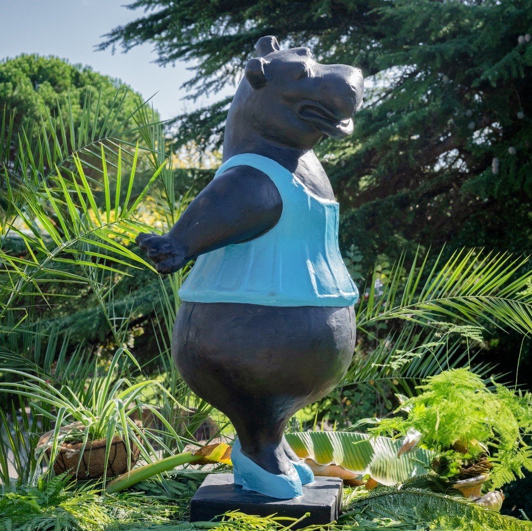 Hippopotame danseuse bleue en pierre reconstituée, statue de 110cm – Image 2