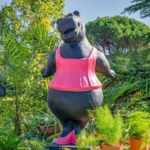 Hippopotame danseuse rose en pierre reconstituée, statue de 110cm