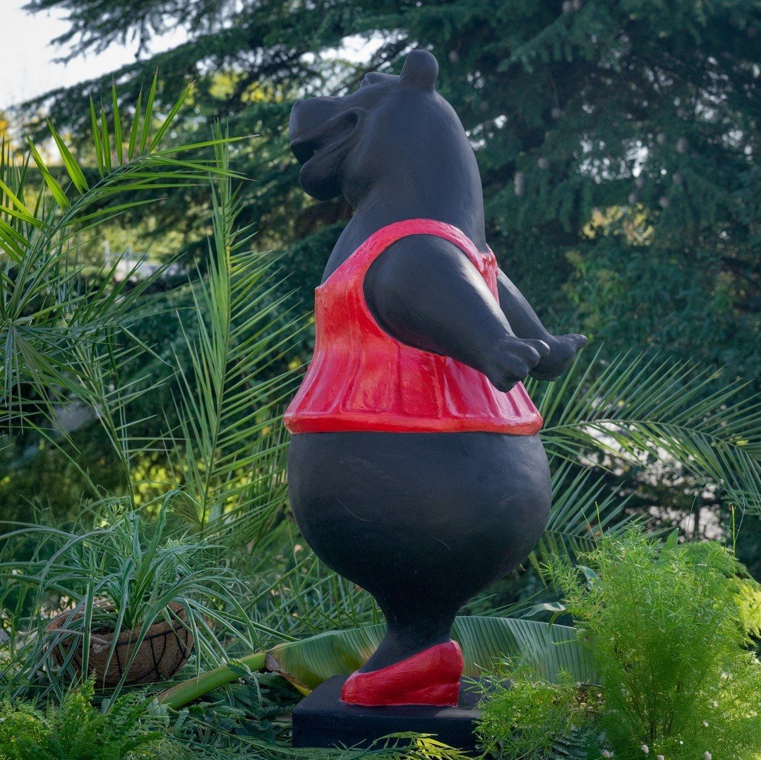 Hippopotame danseuse rouge en pierre reconstituée, statue de 110cm – Image 3